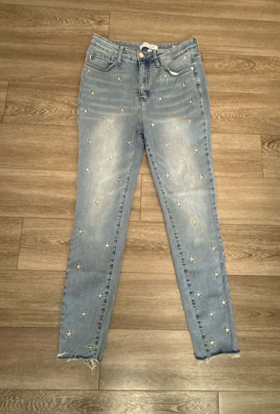Judy Blue Women's Light Wash Star Embroidered Skinny Fit Jeans Style JB88265